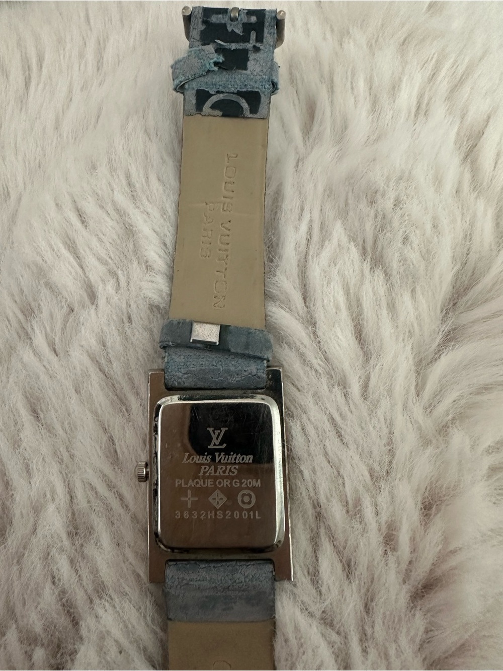 Louis Vuitton Black and Gold Rectangular Dial Strap Watch - Picture 6 of 9